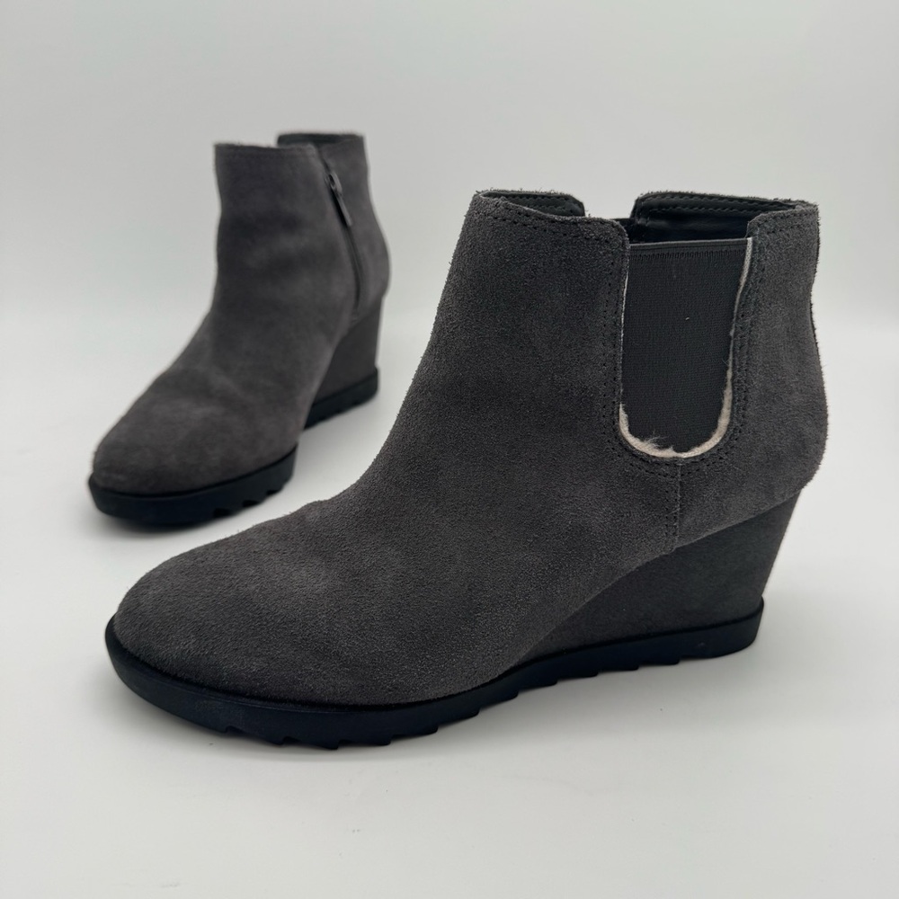 Koolaburra Ugg Gray Suede Leather Wedge Bootie Size 8